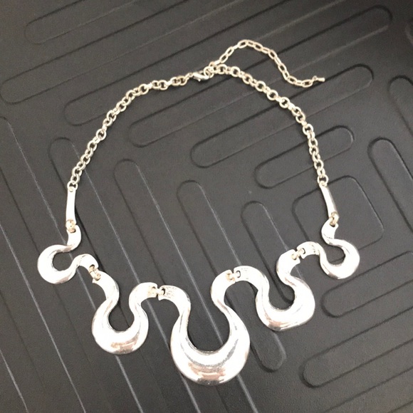 Silver tone Special Design Necklace - Picture 3 of 7